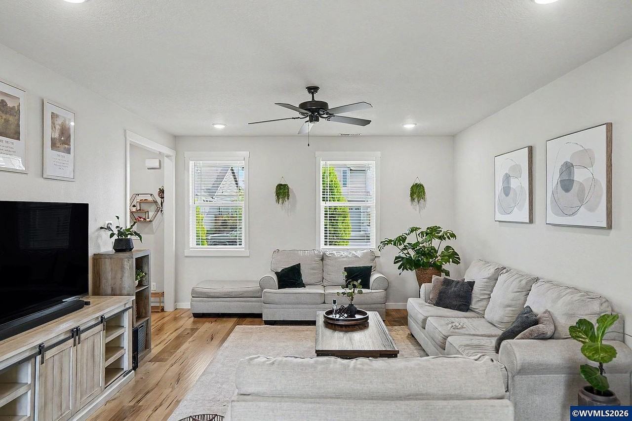 5005 Constellation Ave Ne #1 - Photo 6 of 20