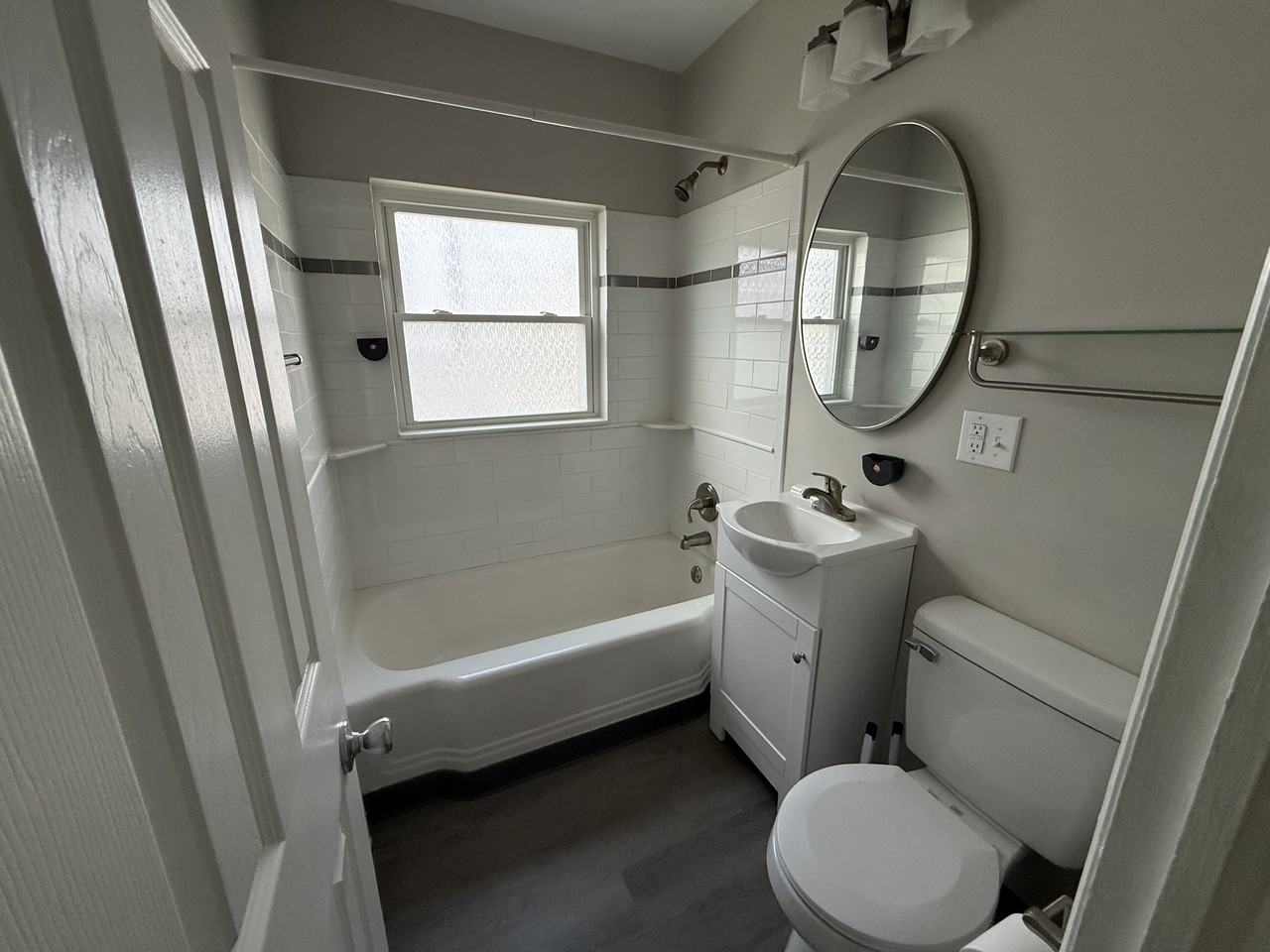 325 E Englewood Ave - Photo 6 of 7