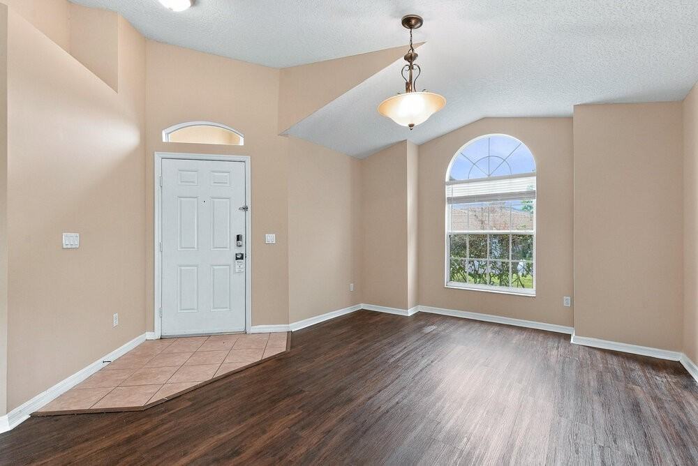 9627 Myrtle Creek Ln - Photo 3 of 16
