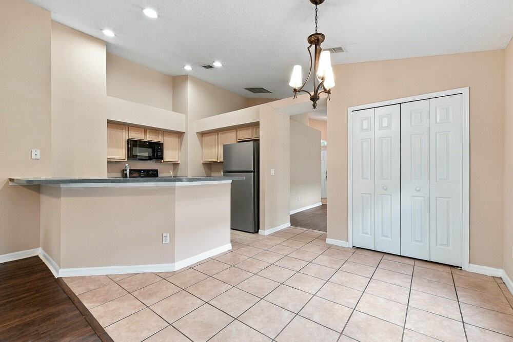 9627 Myrtle Creek Ln - Photo 5 of 16