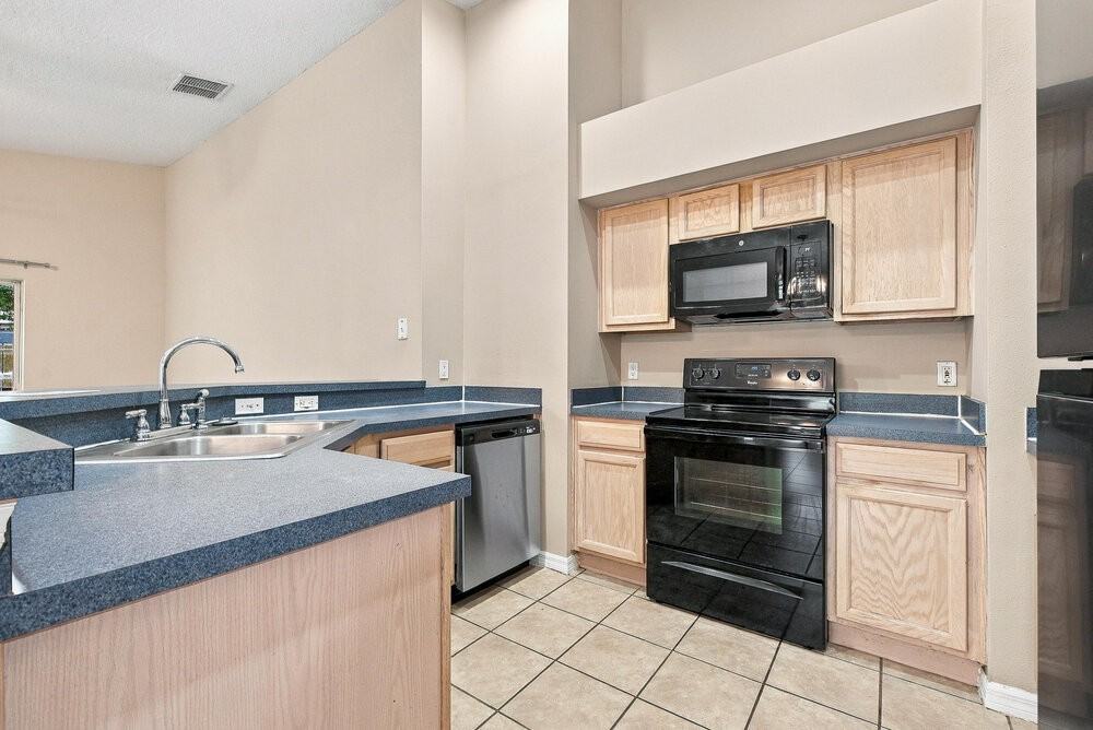 9627 Myrtle Creek Ln - Photo 6 of 16