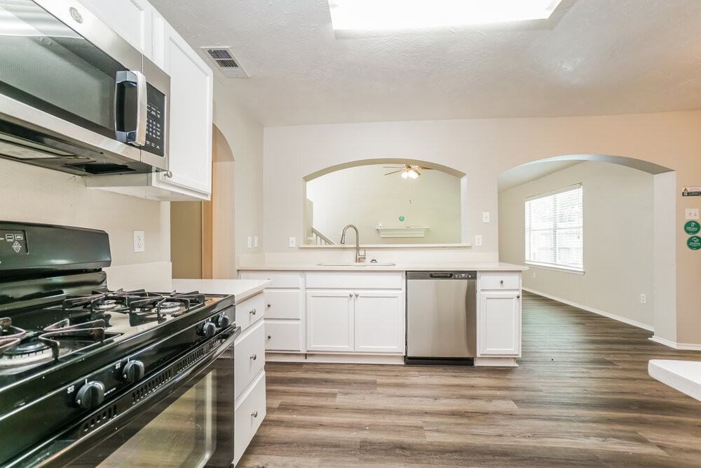 9431 Crystal Cove Cir - Photo 6 of 17