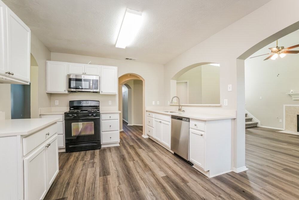 9431 Crystal Cove Cir - Photo 7 of 17