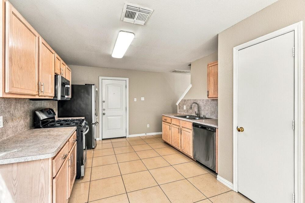 12510 Aarons Way Dr - Photo 6 of 17