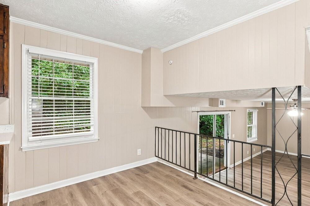 513 Martins Chapel Rd - Photo 6 of 17
