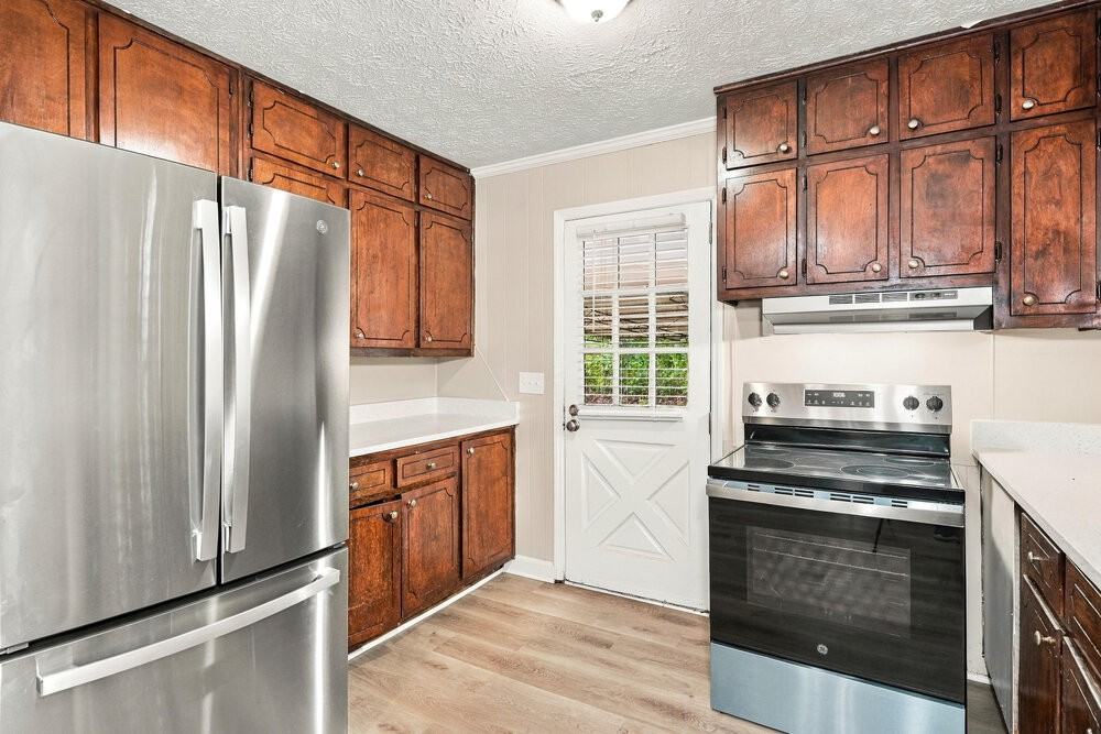 513 Martins Chapel Rd - Photo 7 of 17
