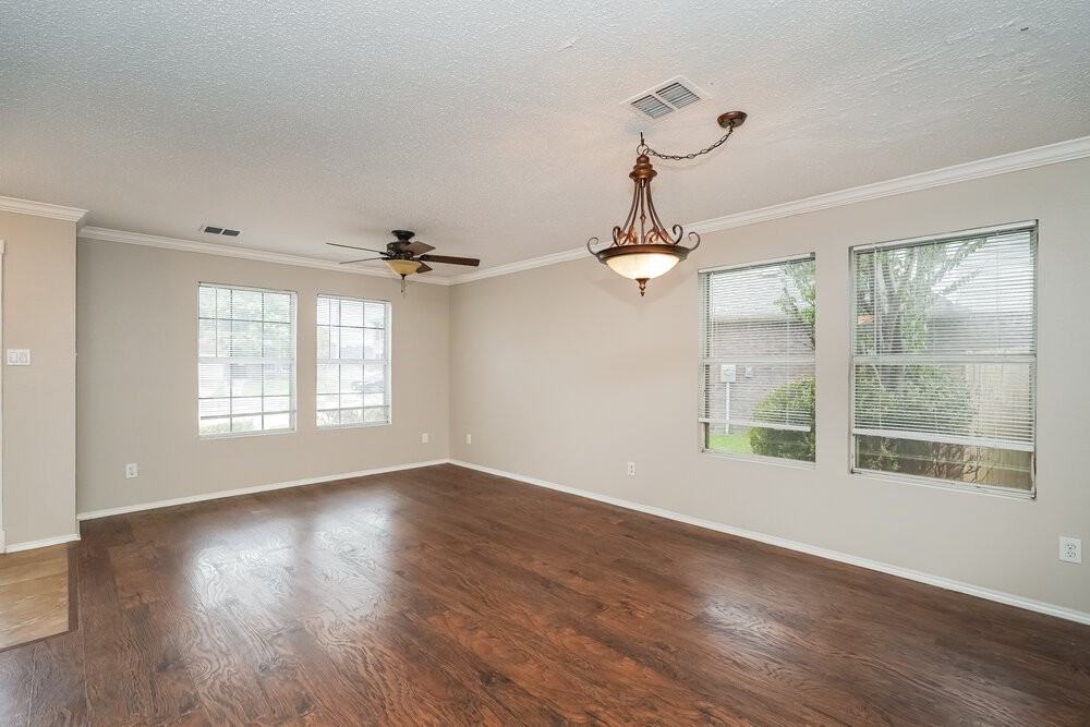 16124 Kiva Ct - Photo 4 of 17