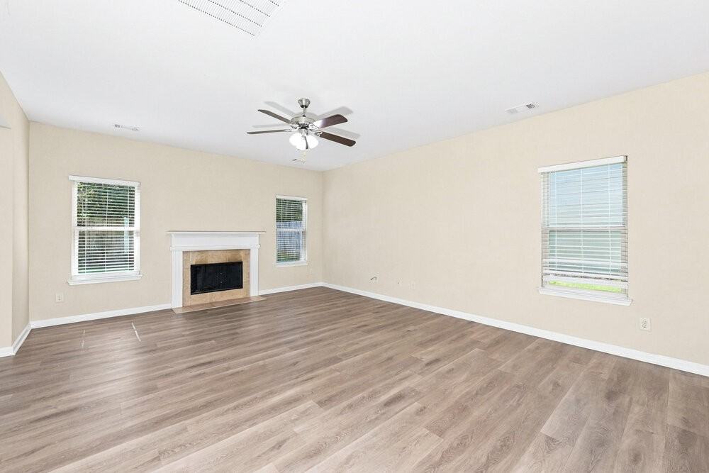 4075 Whitfield Oak Way - Photo 4 of 17