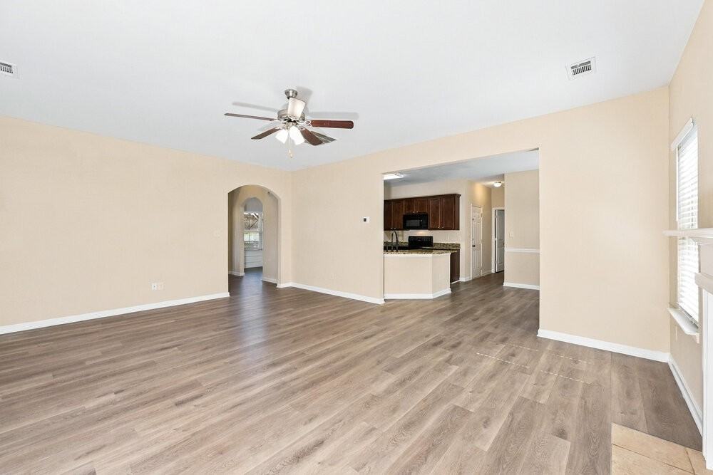 4075 Whitfield Oak Way - Photo 5 of 17