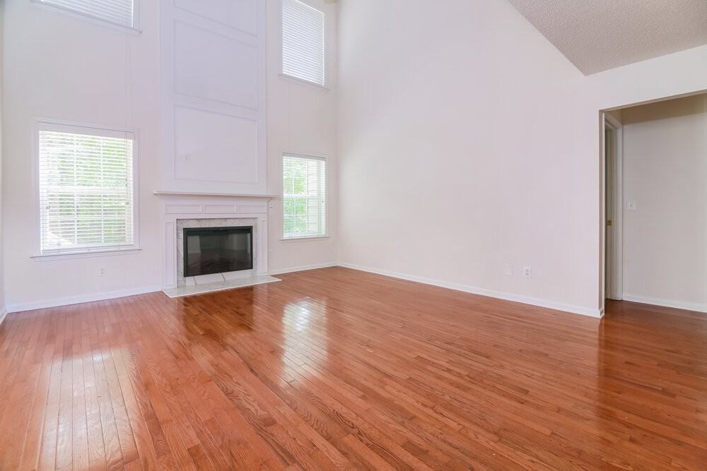 3808 Toyon Dr - Photo 4 of 17