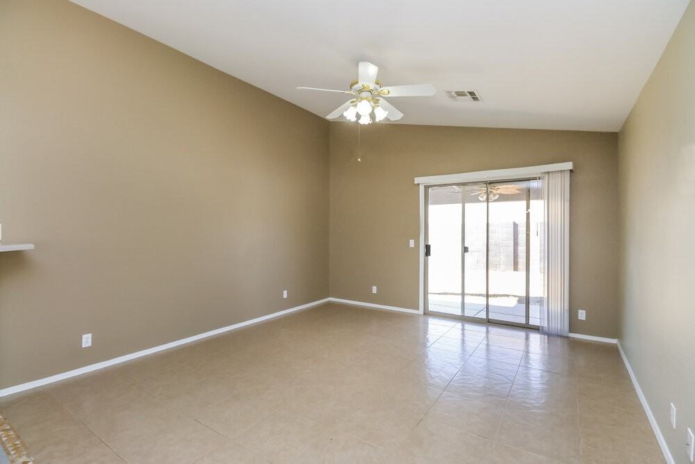 2720 S Compton - Photo 4 of 16
