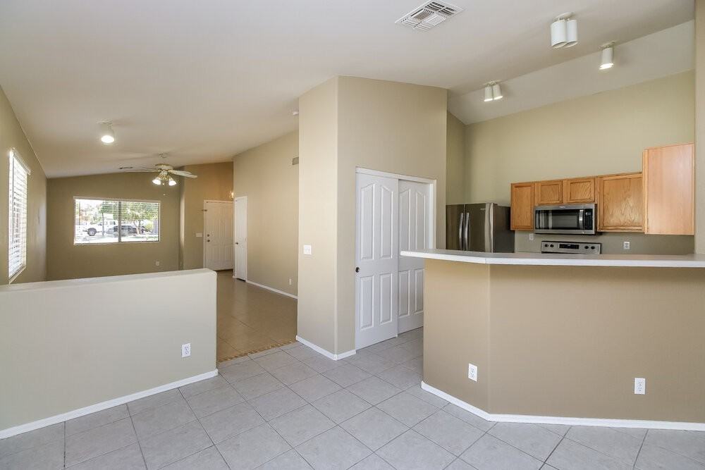 2720 S Compton - Photo 6 of 16