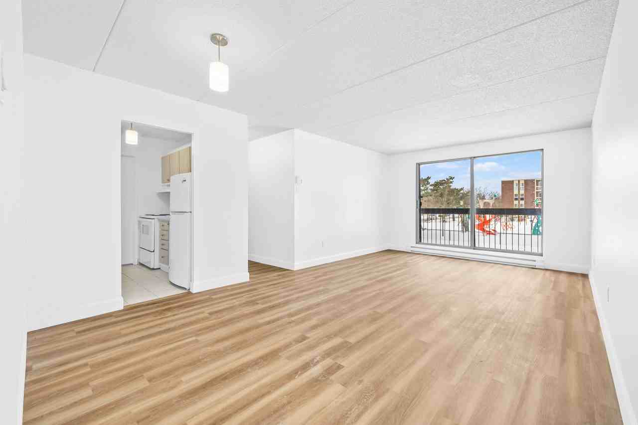 725 Rue du Roussillon #603 - Photo 4 of 13
