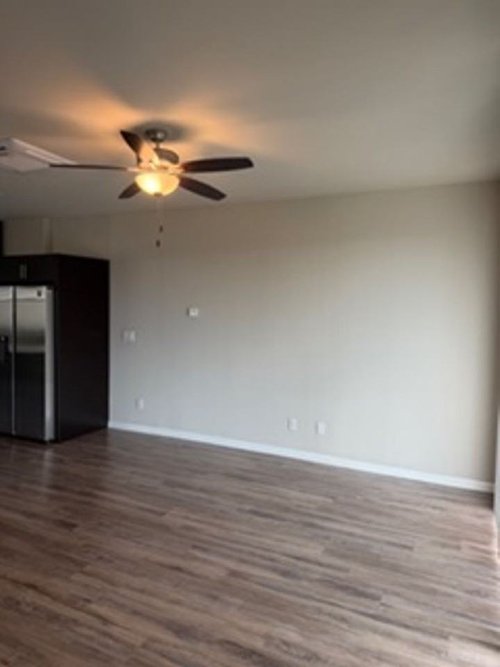 5017td - Photo 4 of 50