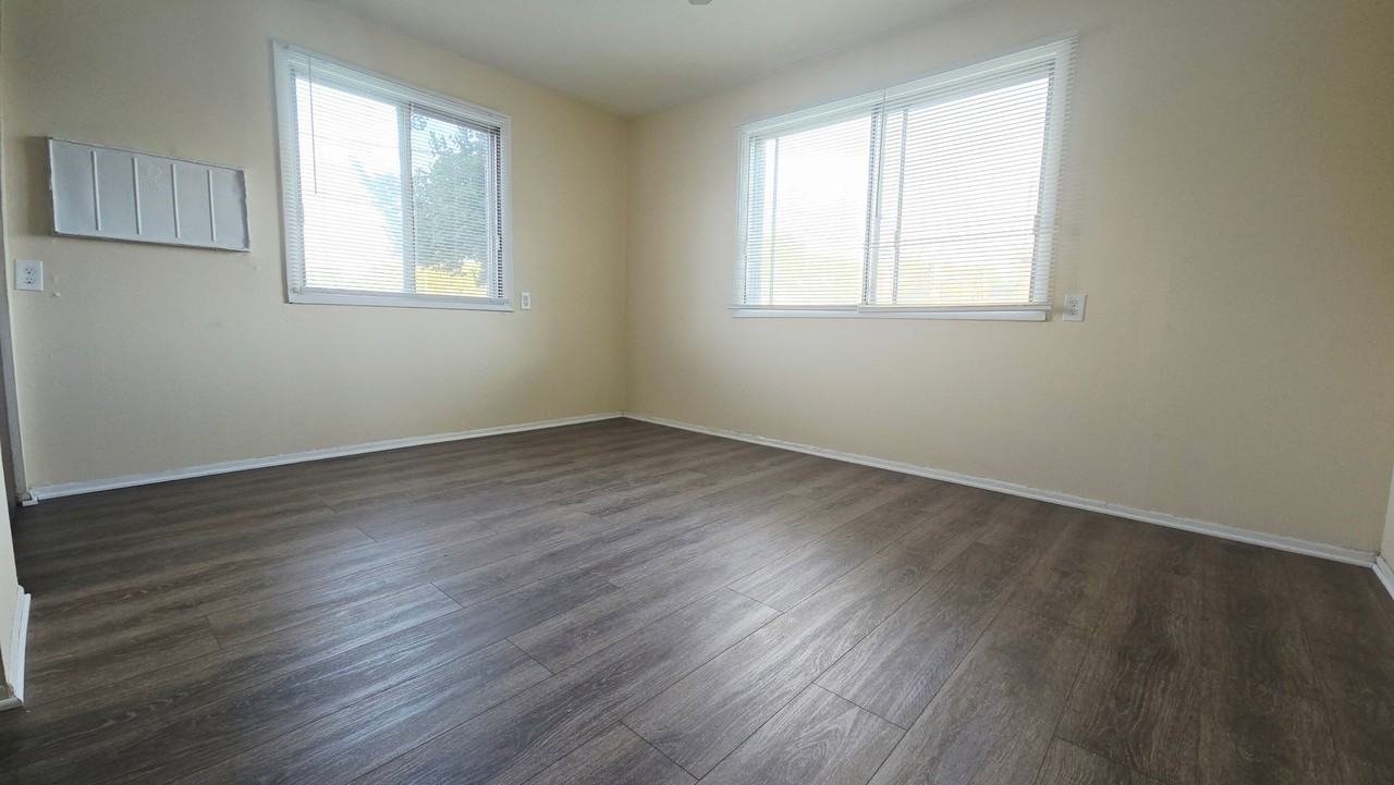 Riverside Terrace Apartments - Photo 6 of 13