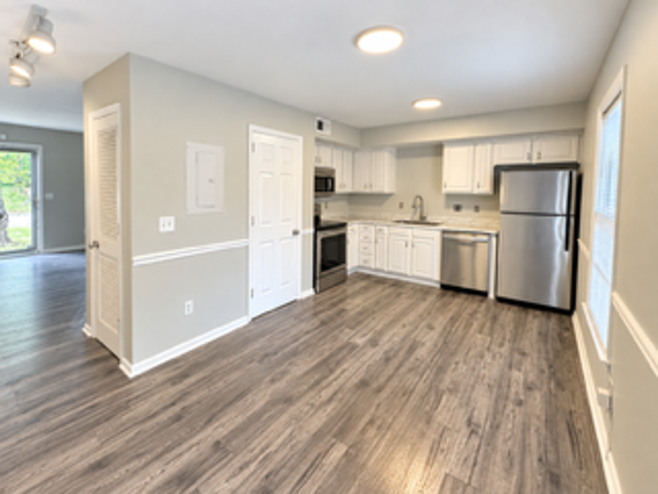 906 Hammack Dr - Photo 6 of 11