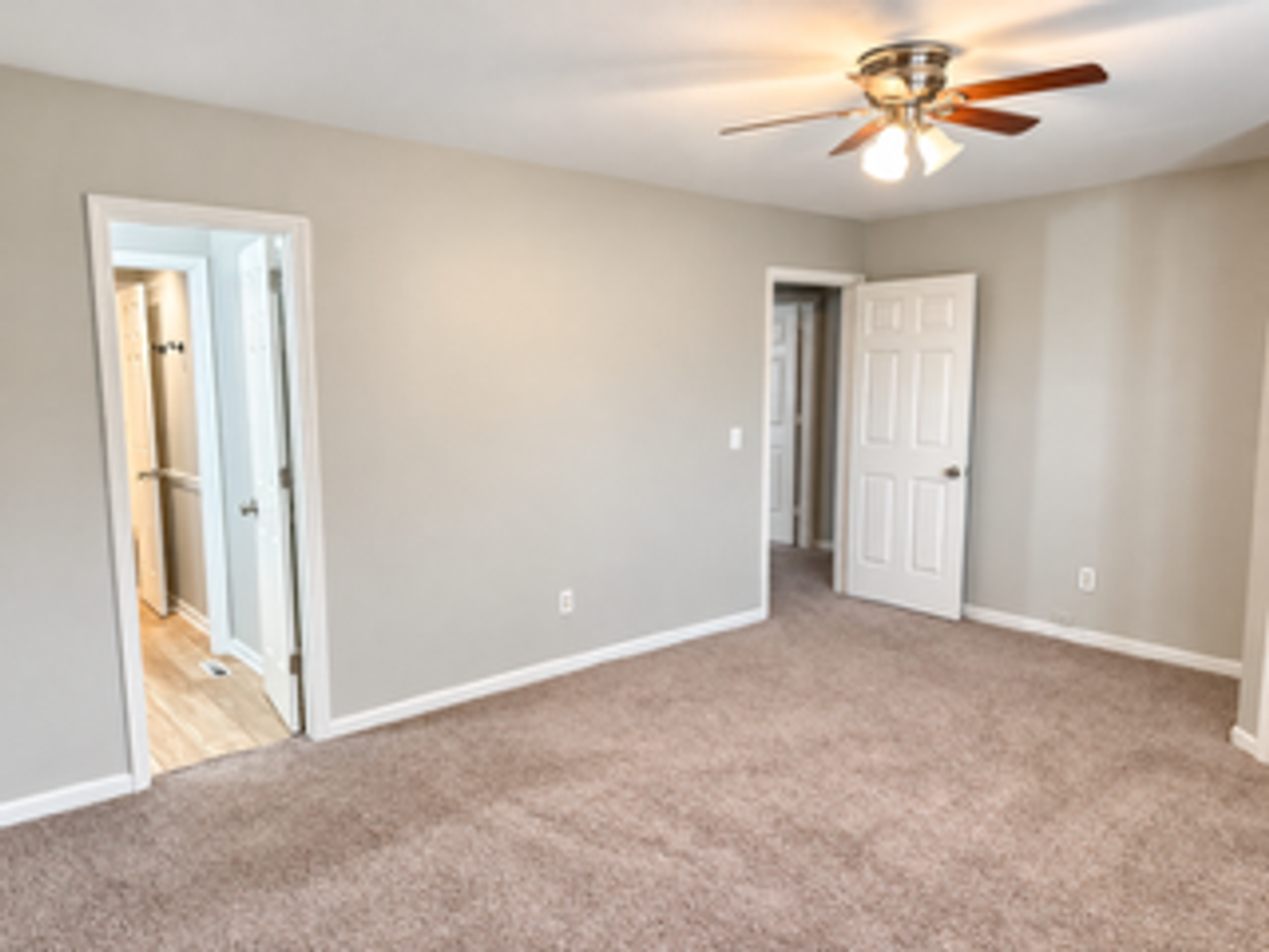 906 Hammack Dr - Photo 7 of 11