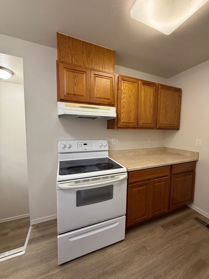 1404 Swift Blvd - Photo 6 of 13