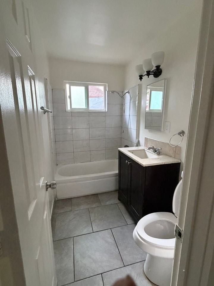Ruddock Apartments - Photo 5 of 11