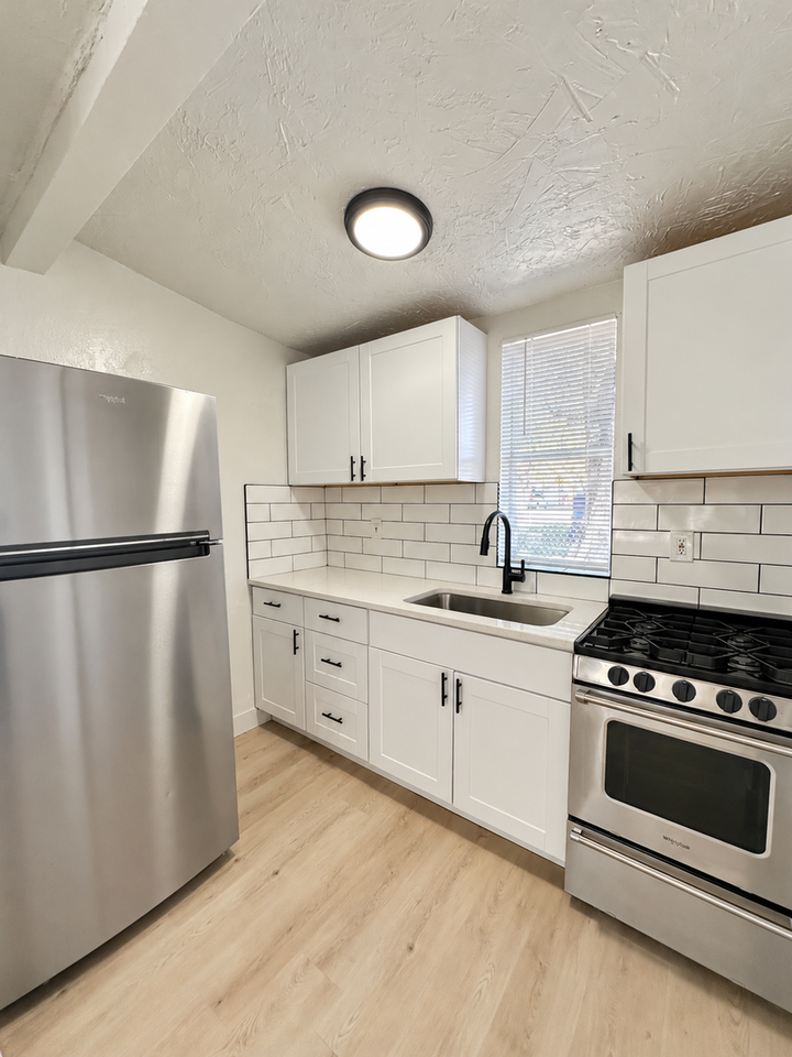 614 E 600 S #2 - Photo 5 of 16
