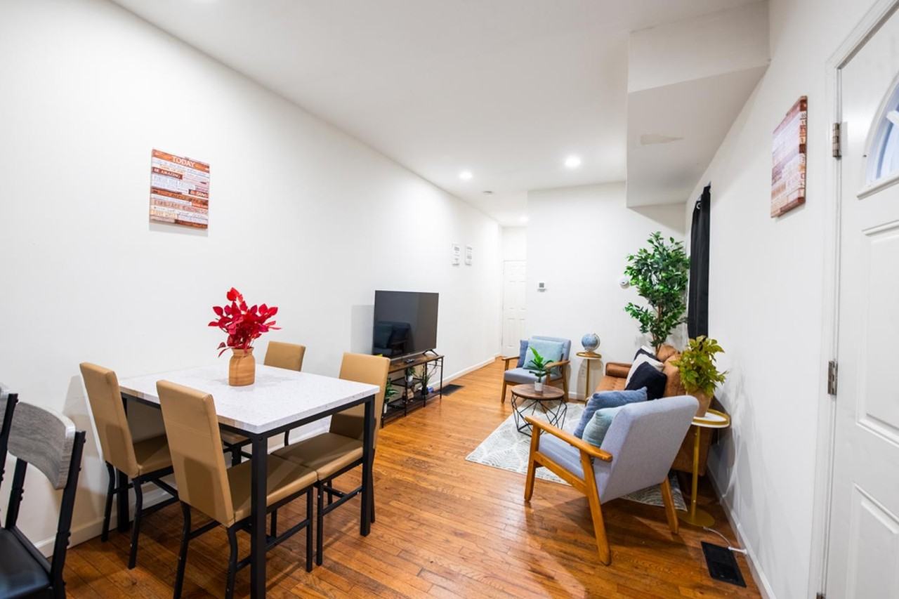 Spacious and Convenient Philadelphia Home - Photo 4 of 26