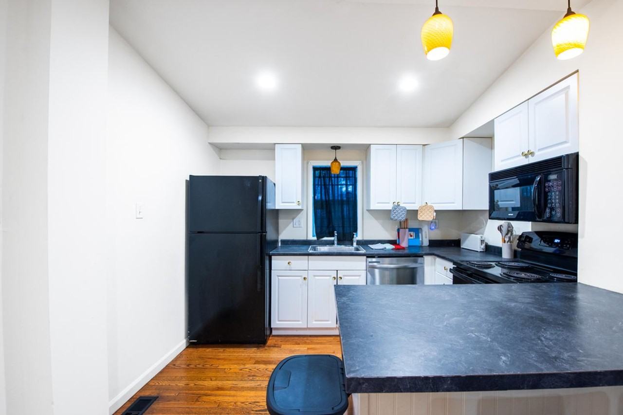 Spacious and Convenient Philadelphia Home - Photo 5 of 26