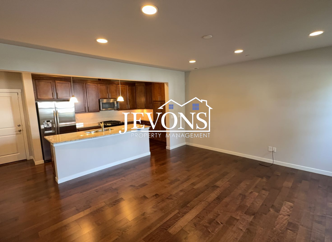 1399 Ne Hickory Ln - Photo 3 of 30