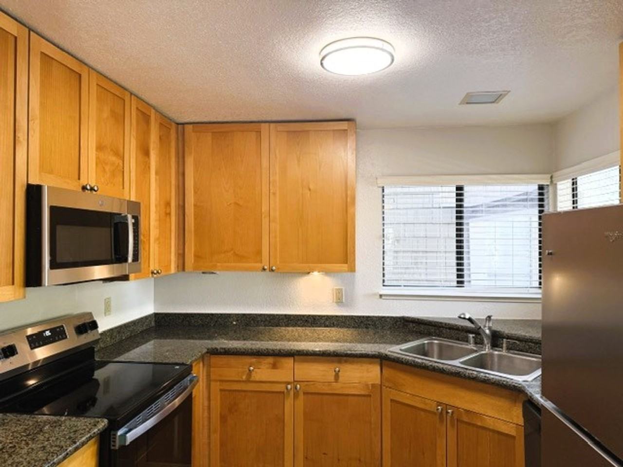 367 S Overlook Dr - Photo 4 of 13