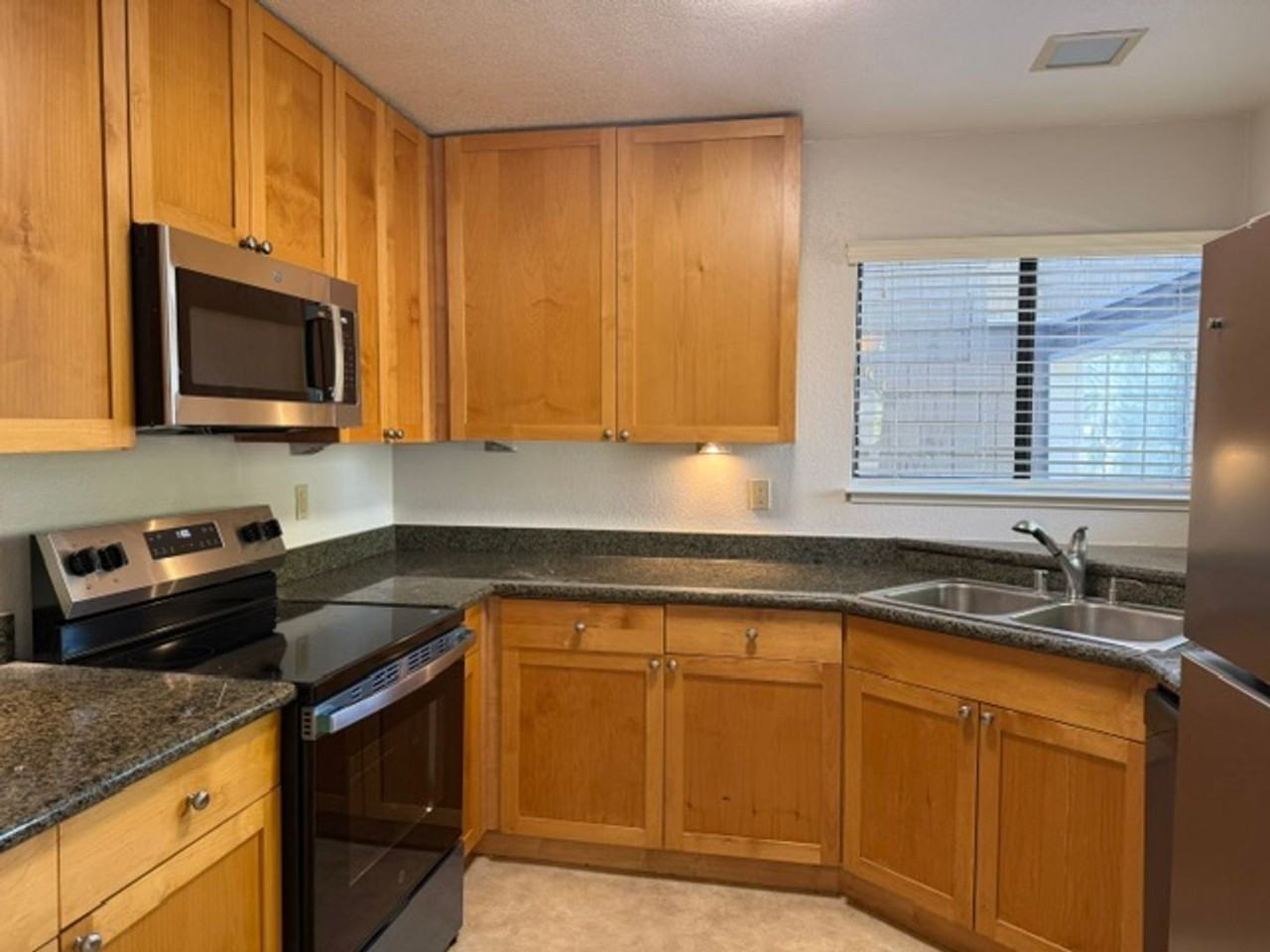 367 S Overlook Dr - Photo 5 of 13