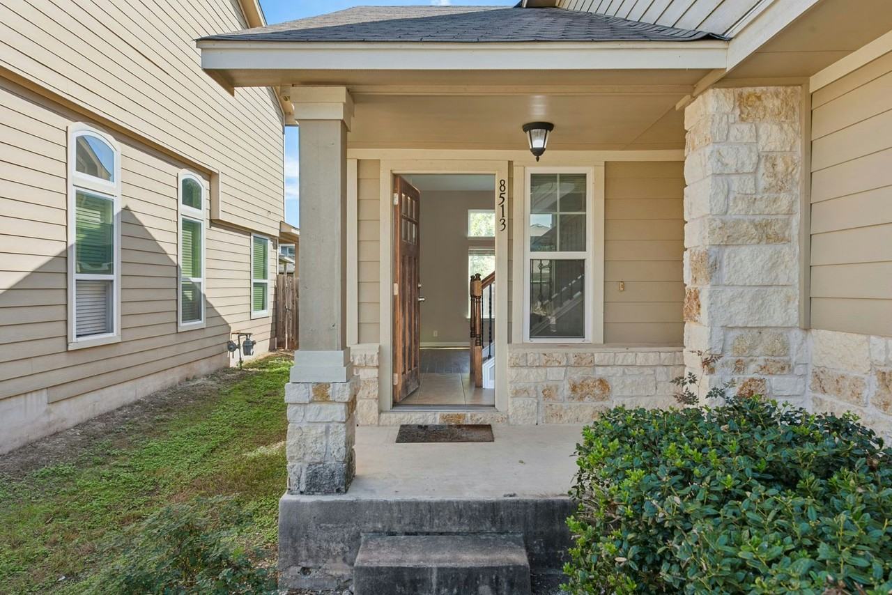 8513 Wood Stork Dr - Photo 3 of 27