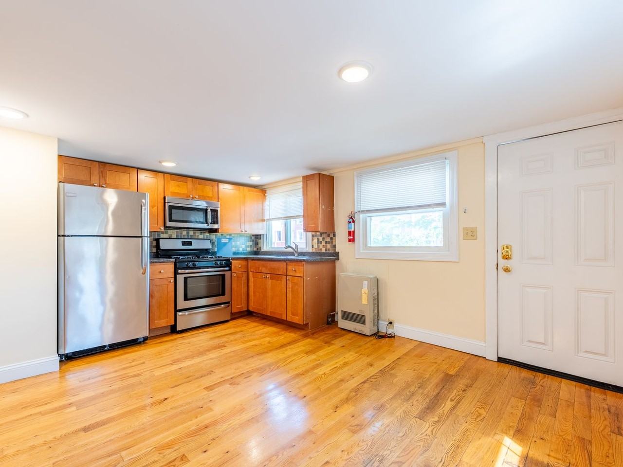 155 North St - Photo 2 of 11