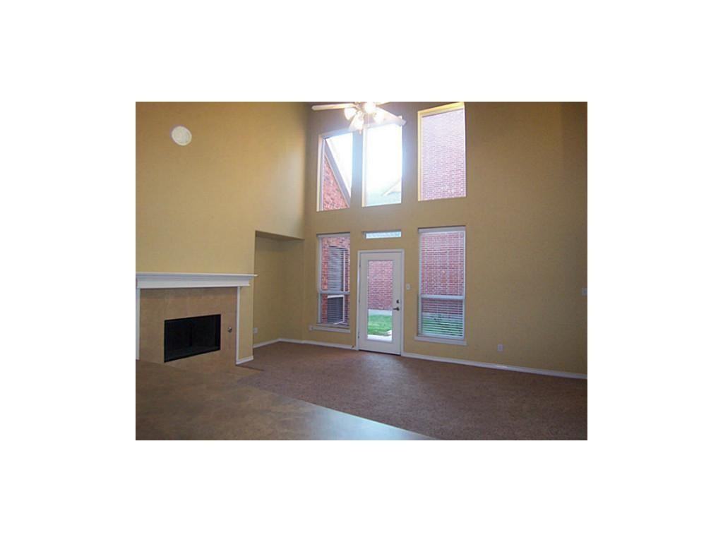 10095 Planters Row Dr - Photo 3 of 15