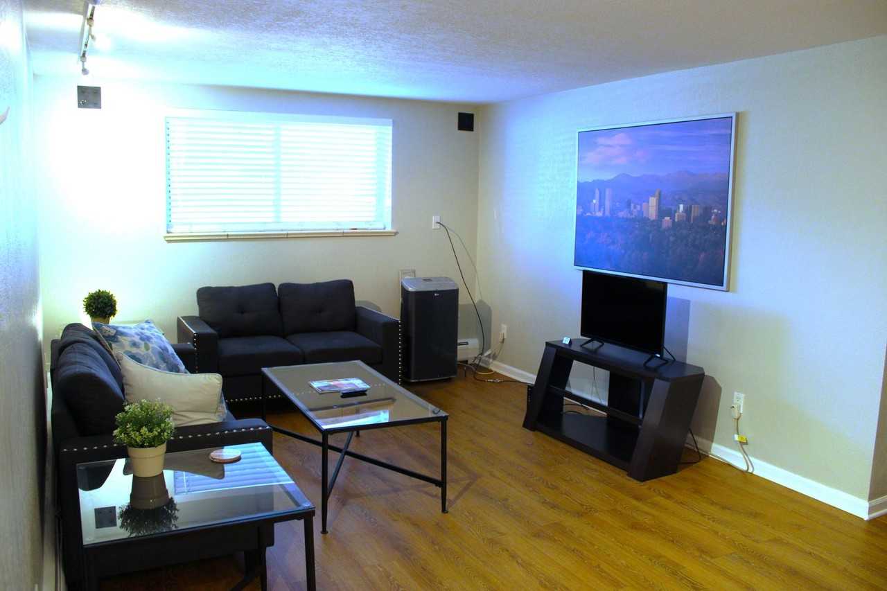 188 S Logan St - Photo 3 of 9