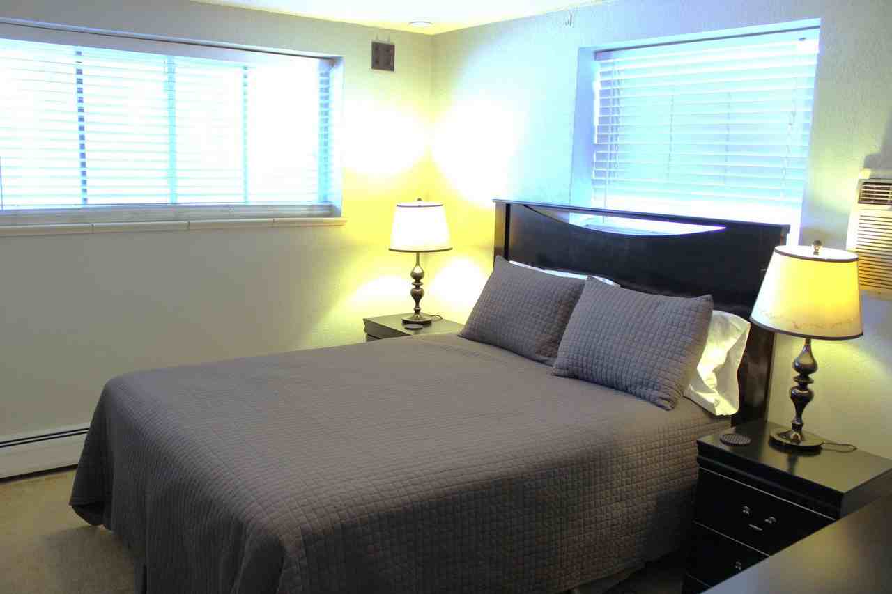 188 S Logan St - Photo 4 of 9