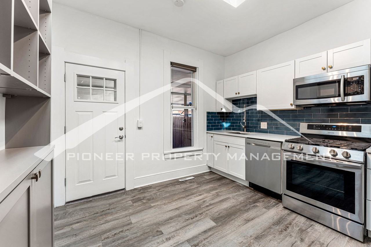 3713 N Franklin St - Photo 4 of 12