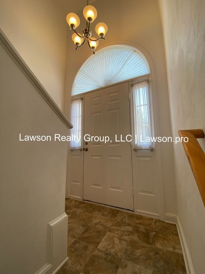 4827 Golfview Dr Ne - Photo 4 of 45