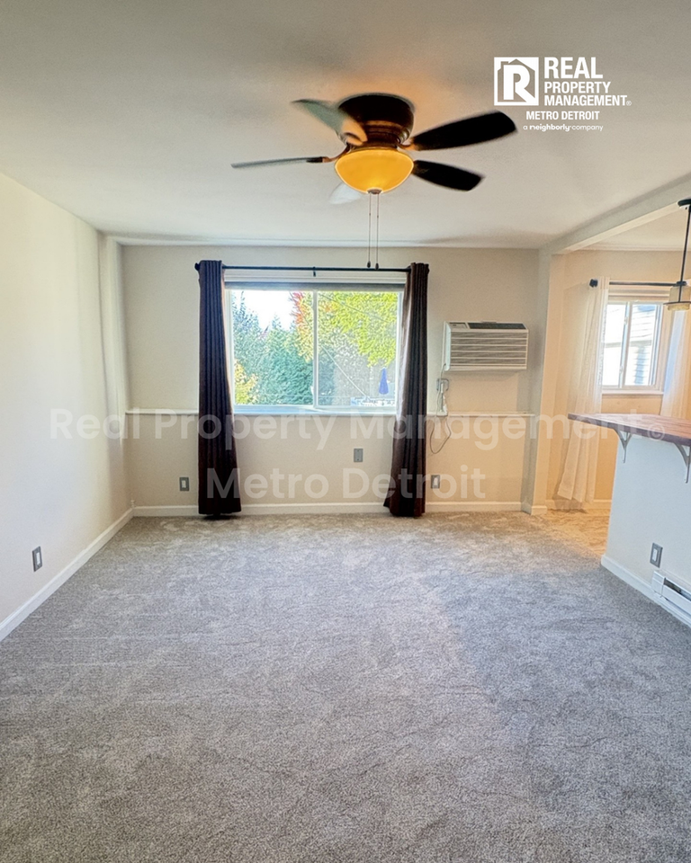 875 Wing St #5 - Photo 4 of 14