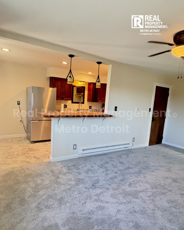 875 Wing St #5 - Photo 6 of 14