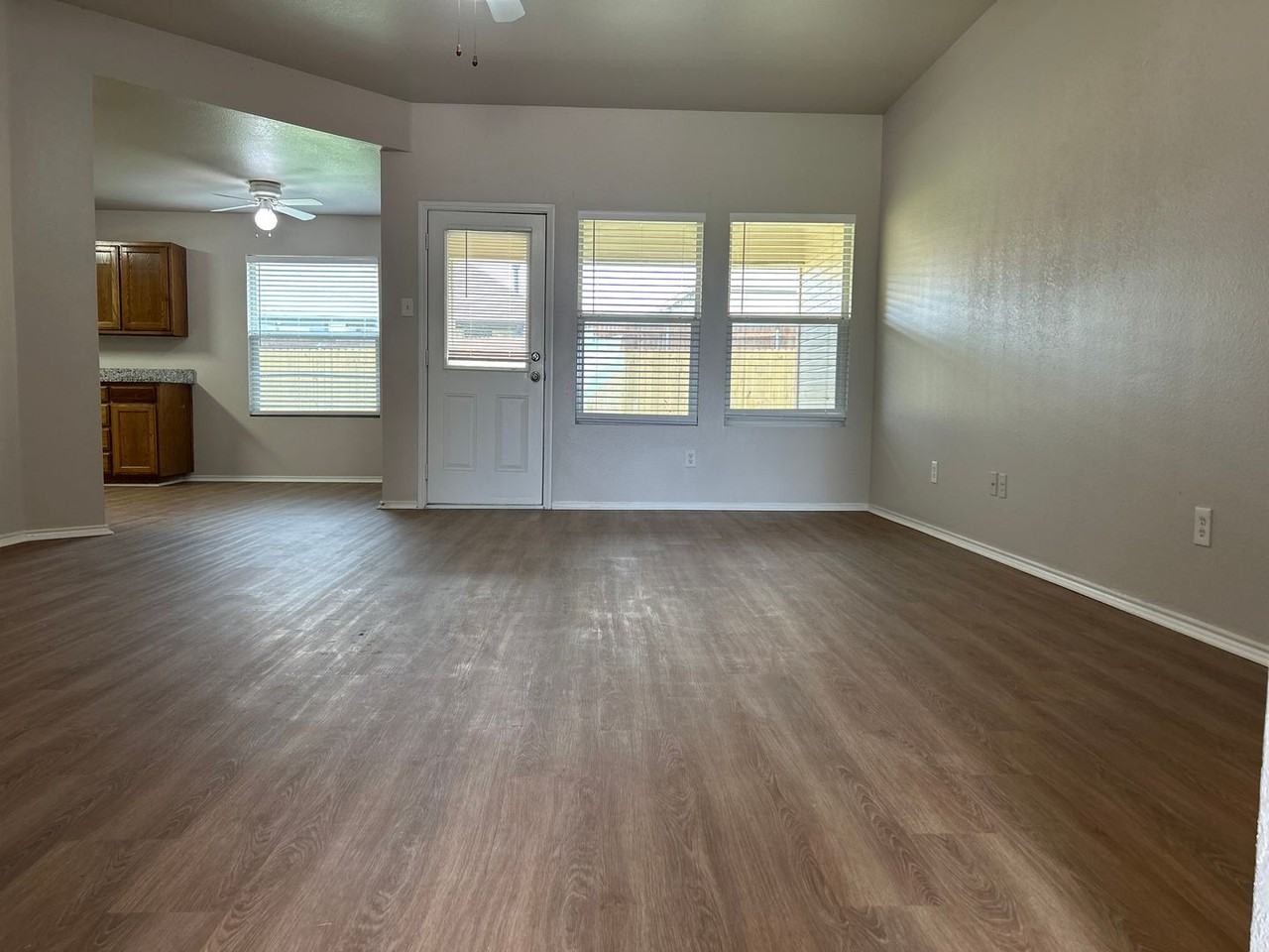 2600 Castle Pines Dr - Photo 3 of 14
