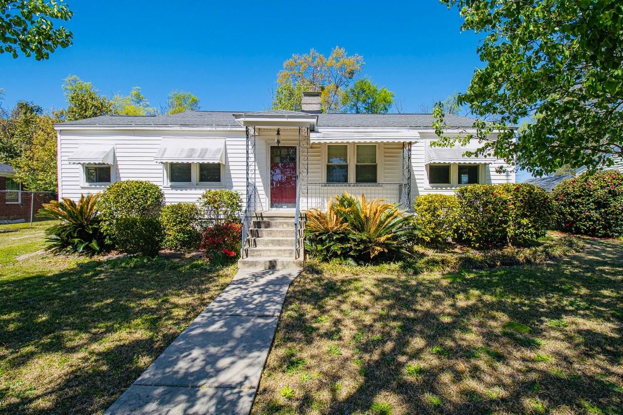 1011 Woodlawn Ave - Photo 3 of 31