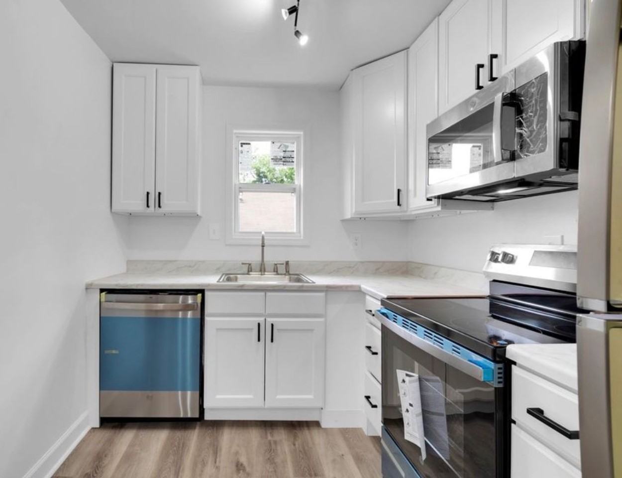 158 Seay St - Photo 2 of 10