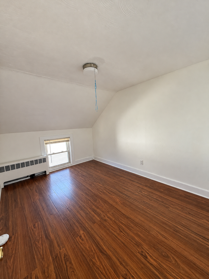 27 Davis St - Photo 4 of 9