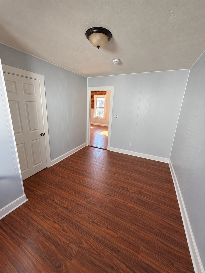 27 Davis St - Photo 5 of 9