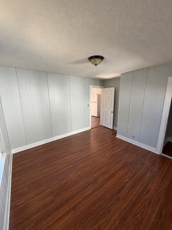 27 Davis St - Photo 6 of 9