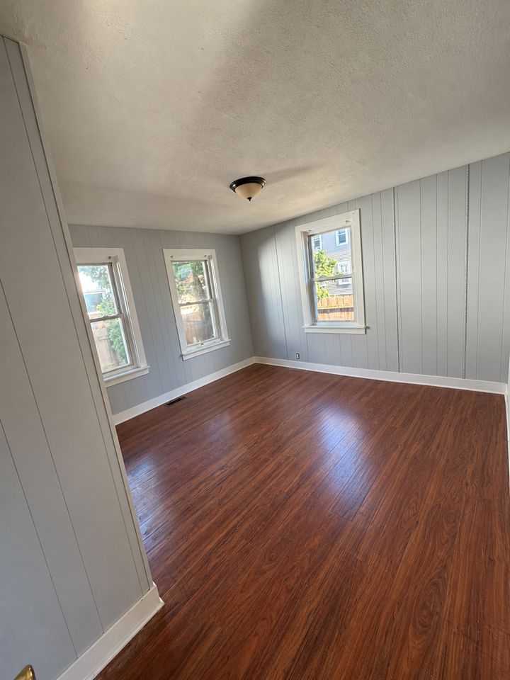27 Davis St - Photo 7 of 9