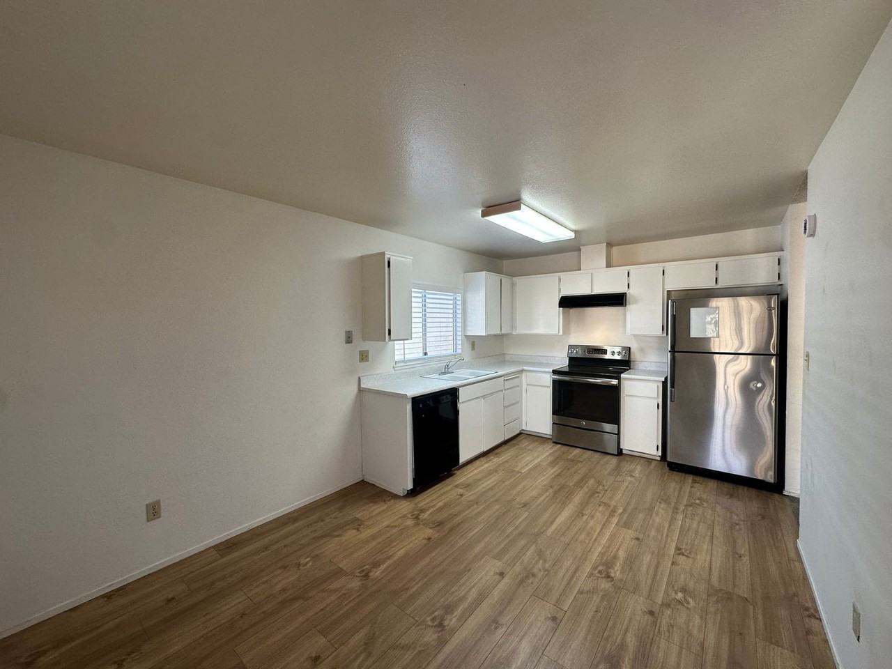 2521 Casita Dr - Photo 3 of 18