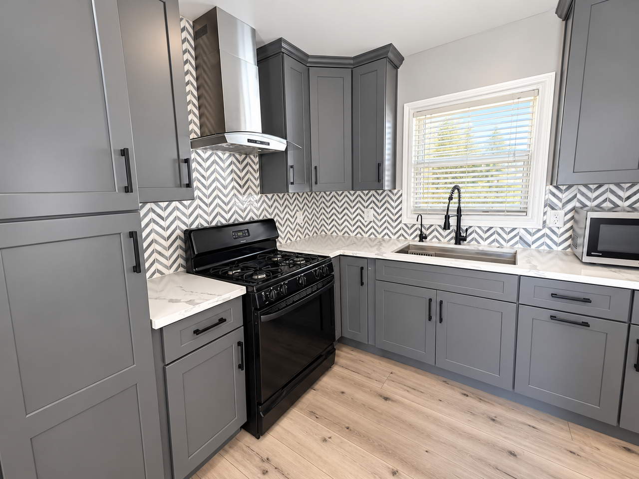 943 Washington Ave - Photo 6 of 21