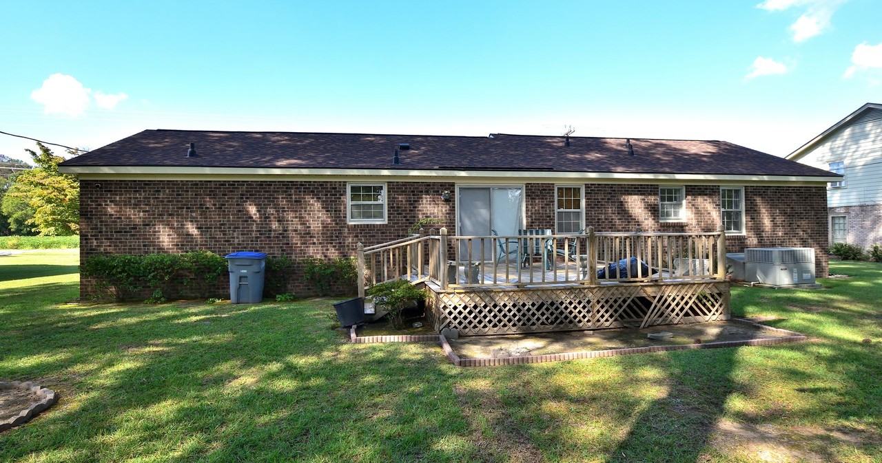 1813 Leggett Rd - Photo 3 of 18
