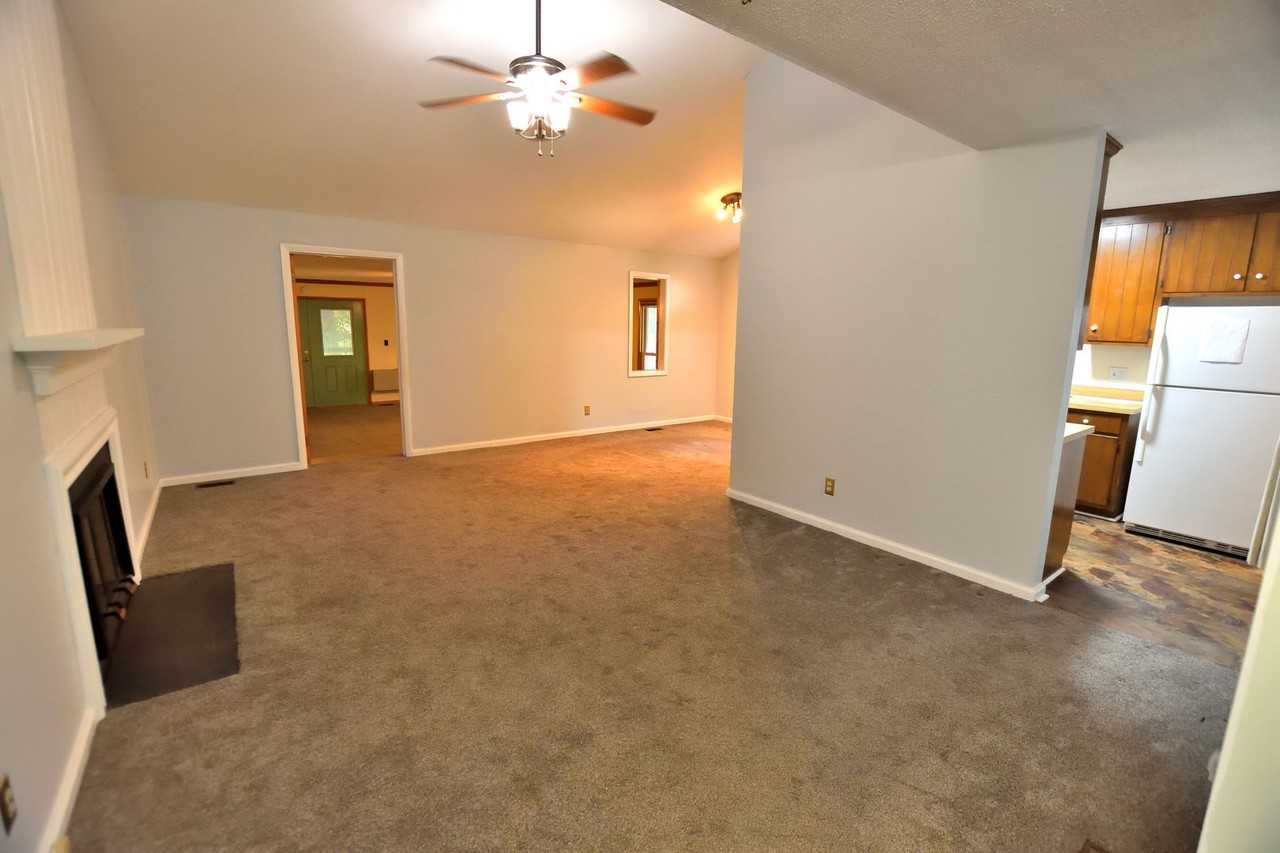 1437 Crabapple Ln - Photo 5 of 22