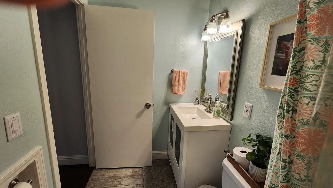 1032 Hollyhock St - Photo 5 of 30